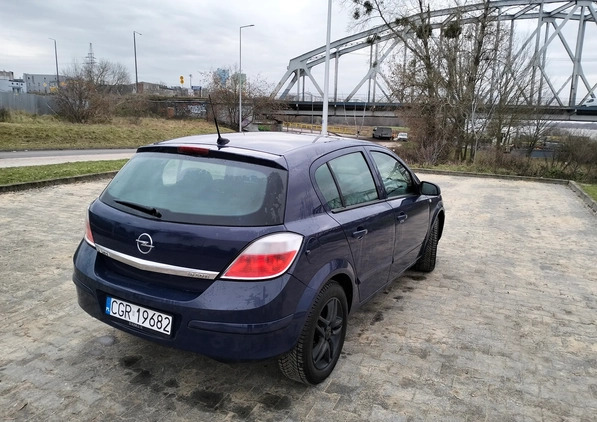 Opel Astra cena 10900 przebieg: 266000, rok produkcji 2006 z Grudziądz małe 121